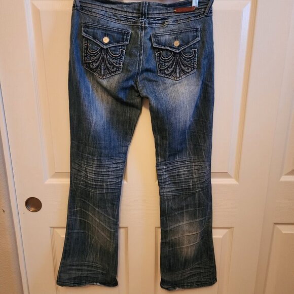 Almost Famous Destructed Jeans Size 11 - Picture 2 of 7